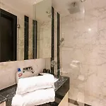 Luxury 2 Or 3Br Apartment In Dist 1, Pool And Airport Pickup