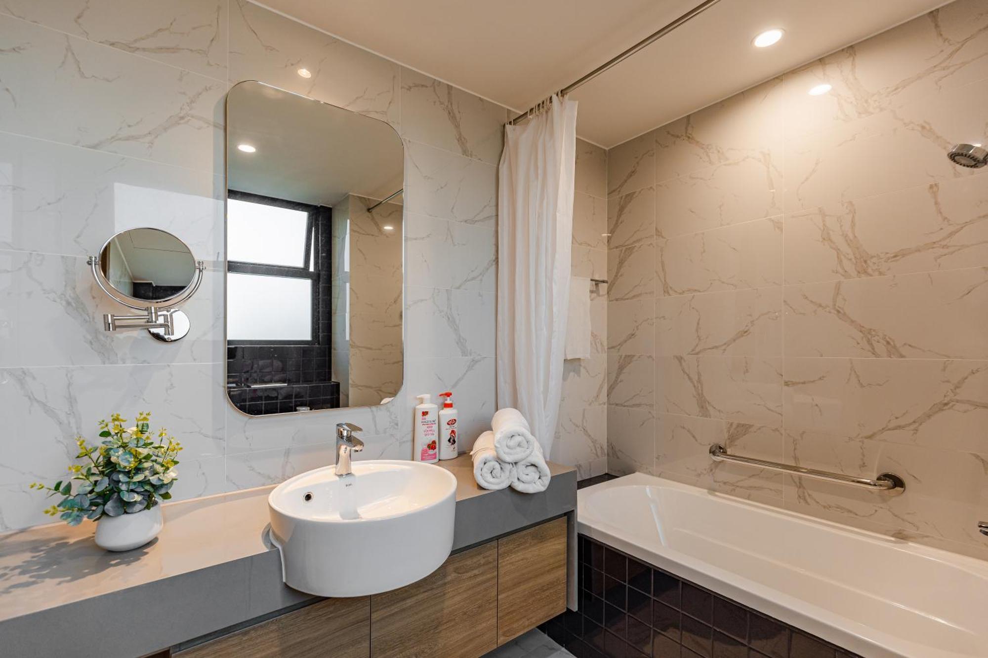 Apartment Luxury 2 Or 3br In Dist 1, Pool And Airport Pickup Ho Chi Minh City